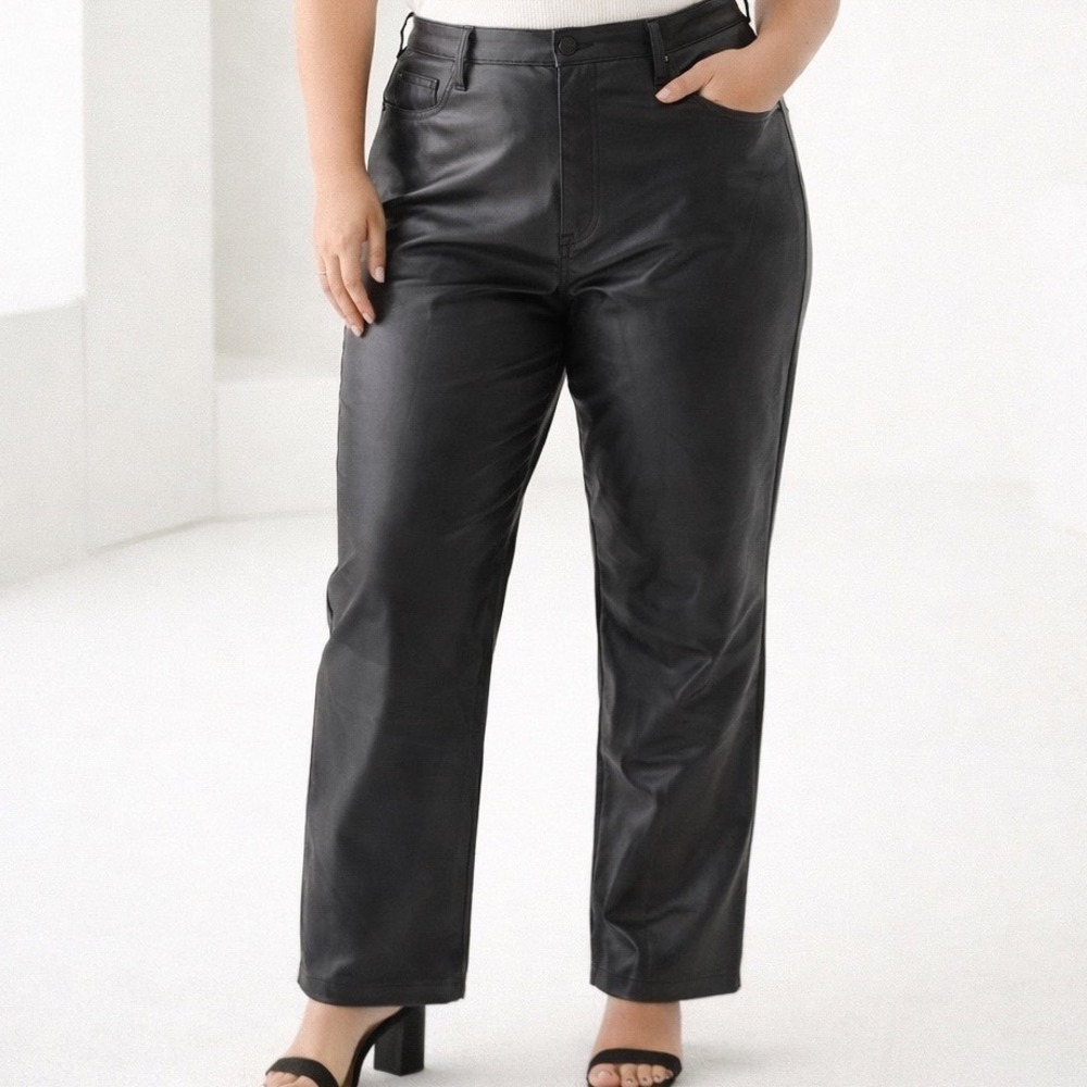 Abercrombie Fitch Curve Love 90s Straight Ultra High Rise Faux Leather Pants 12S